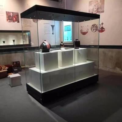 玻璃展示柜液压式博物馆平柜定制工厂 打造专业与美学并存的展示空间